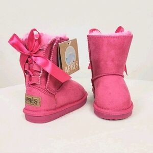 Apres By Lamo Snow Boots Baby Girl's Size 6 Hot Pink Fur Winter Booties Back Bow